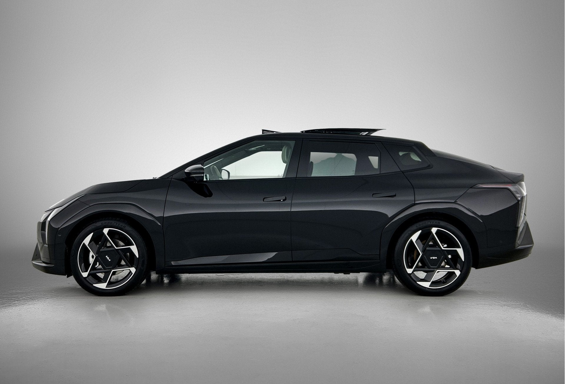 Kia EV4 GT Plus Line Stoelverwarming | Stoel verkoeling | Cl, Auto's, Kia, Zwart, 612 km, Zwart, Kia Top Selectie