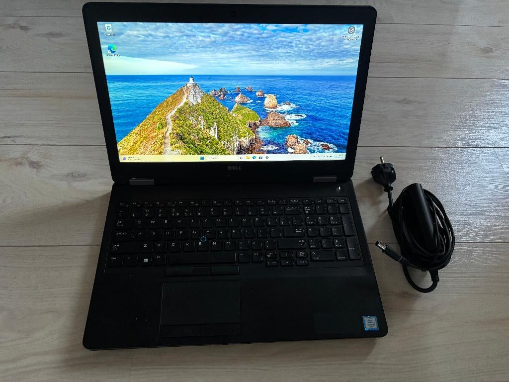 Dell E5570 quadcore/240 ssd/16gb ram/FULLHD/win 11/zgan accu, Computers en Software, Windows Laptops, 256 GB, 2 tot 3 Ghz, Ophalen of Verzenden