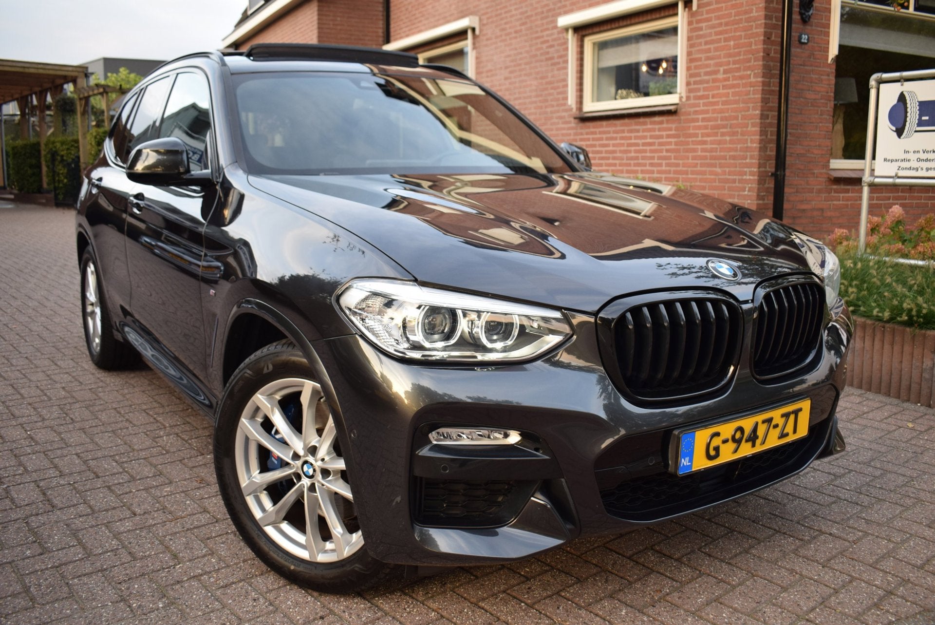 BMW X3 XDrive30i High Executive M PAKKET AUTOM/PANO DAK/ADAP, Auto's, Gebruikt, 4 cilinders, Leder, Bedrijf