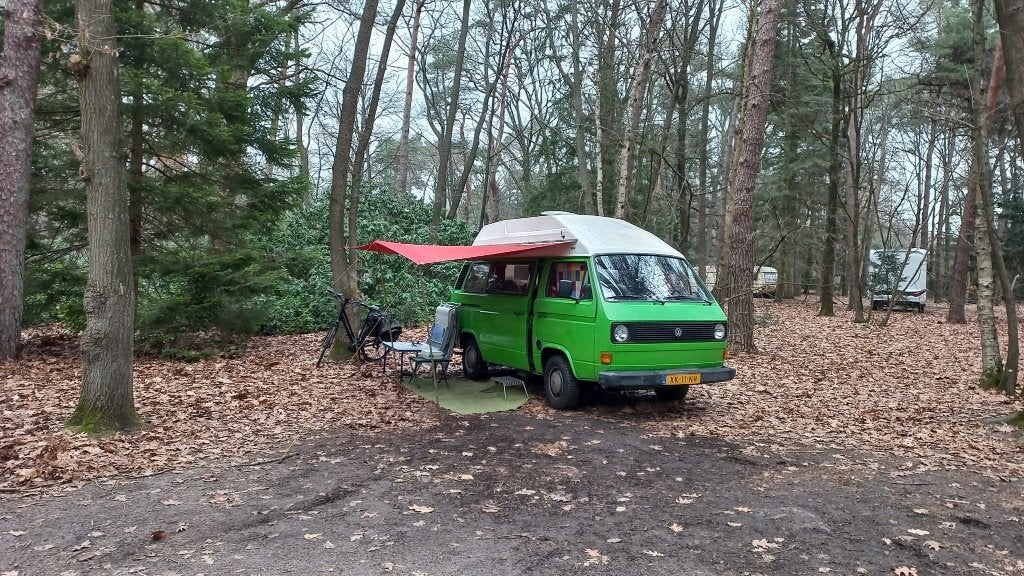 Te Koop Camper Volkswagen T3 uit 1982, Caravans en Kamperen, Buscamper of Camperbus, Volkswagen, Tot en met 2, 7 tot 12 maanden geleden