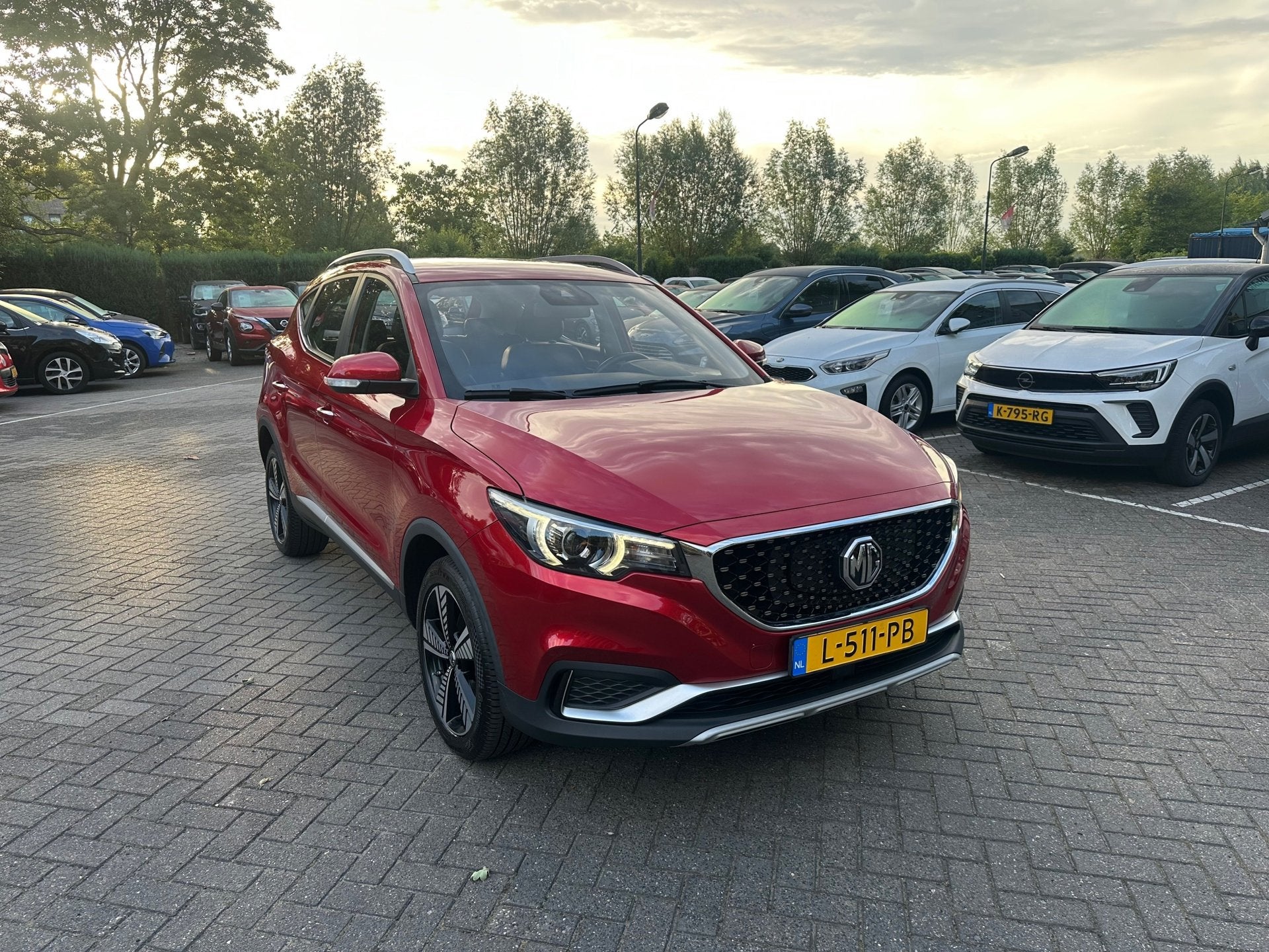 MG MG ZS EV Luxury 45 kWh , leer , navigatie , camera , pano, Auto's, MG, Dealer onderhouden, Gebruikt, Adaptive Cruise Control