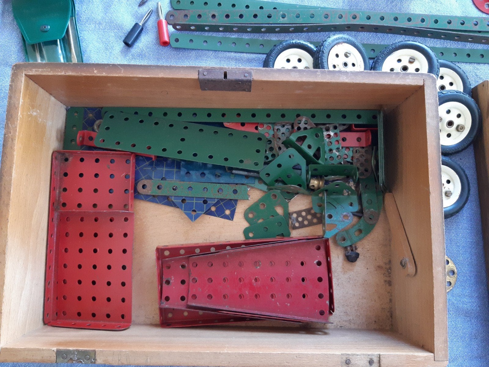 Meccano, Ophalen