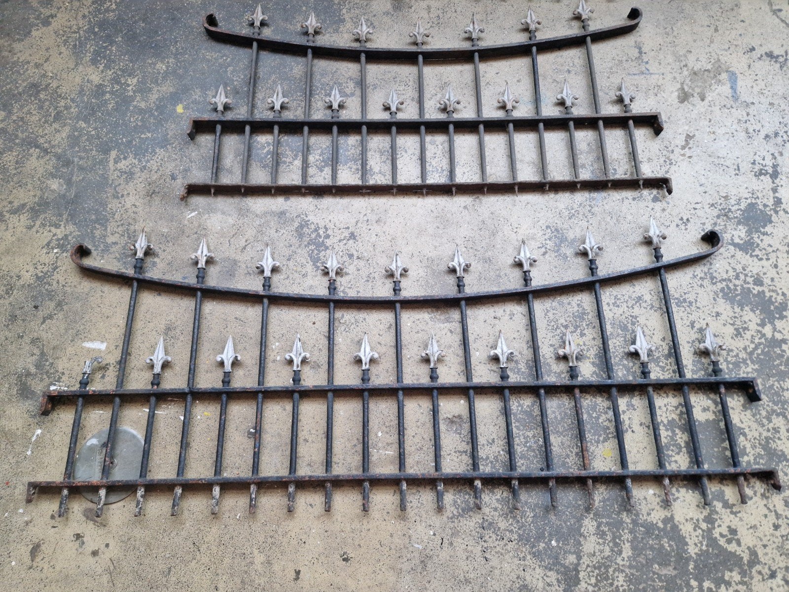 Sierhekwerk met lelies (8 stuks), Ophalen, Gebruikt
