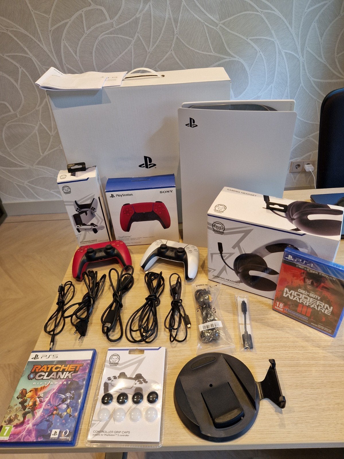 PlayStation 5 Disc Ed. + 2 Controllers + Games + Accessoires, Ophalen of Verzenden, Zo goed als nieuw, Met 2 controllers, Met games
