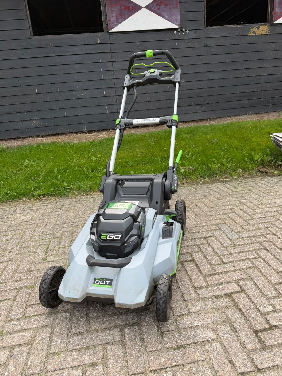 EGO LM2130E-SP Accu Grasmaaier Zelfrijdend met 2 Accu's, Cirkelmaaier, Gebruikt, Accu-grasmaaier, Ophalen of Verzenden