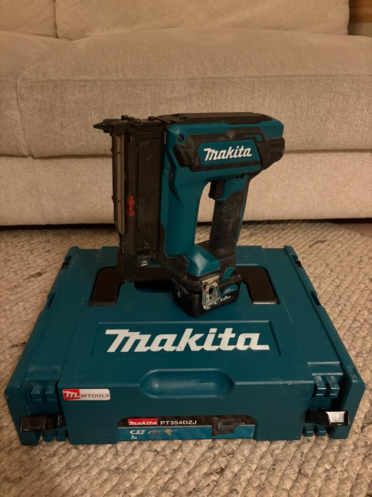 Makita 10.8v nagel pistool, Doe-het-zelf en Verbouw, Gereedschap | Overige machines, Ophalen of Verzenden, Zo goed als nieuw