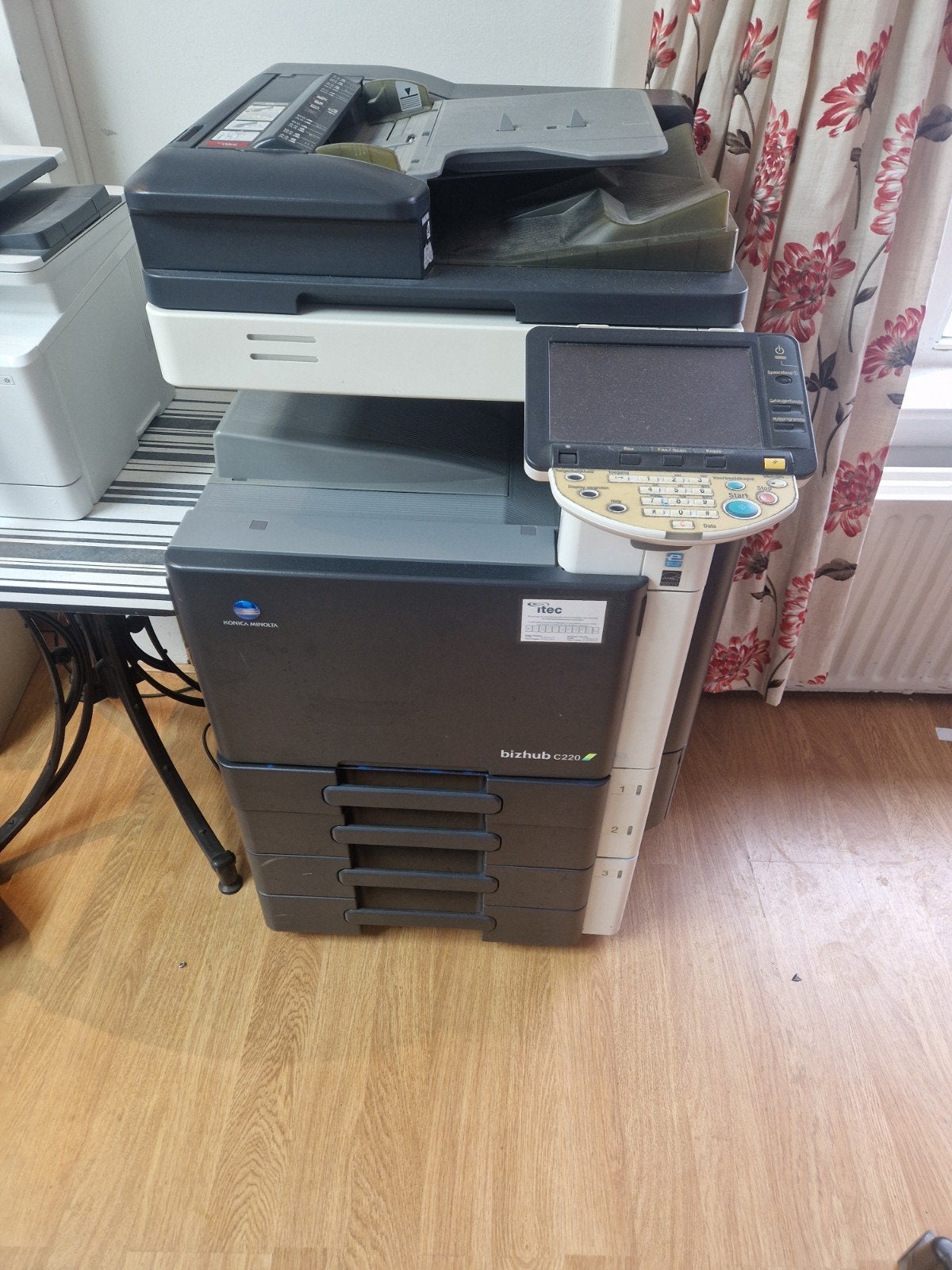 Konica Minolta bizhub C220 All-in-one Printer, Ophalen, Gebruikt, All-in-one, Konica Minolta