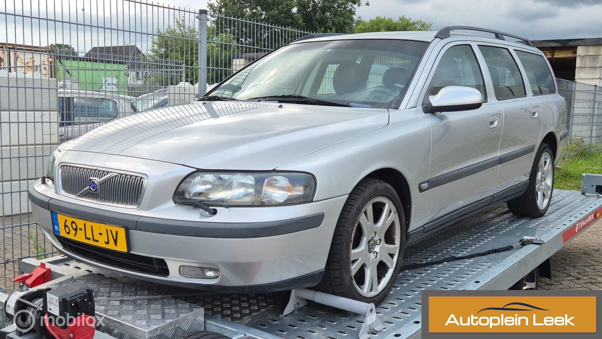 Volvo V70 2.5 T AWD AUTOM Geartronic Titanium(STROOMSTORING), Automaat, Stoelverwarming, 2521 cc, Vierwielaandrijving