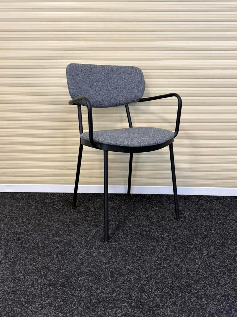 Partij Design Satelliet Tonic stoelen (zie foto’s!), Blauw, Ophalen of Verzenden, Zo goed als nieuw, Stof