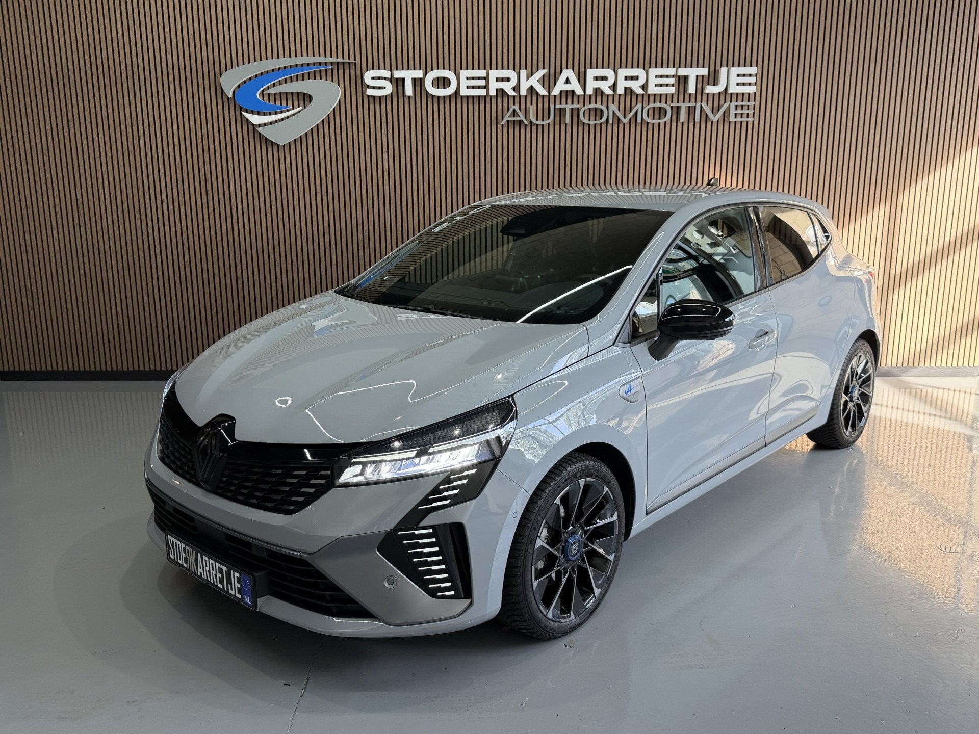 Renault Clio 1.6 E-Tech Full Hybrid 145 esprit Alpine | Groo, Gebruikt, Zwart, 4 cilinders, Leder en Stof