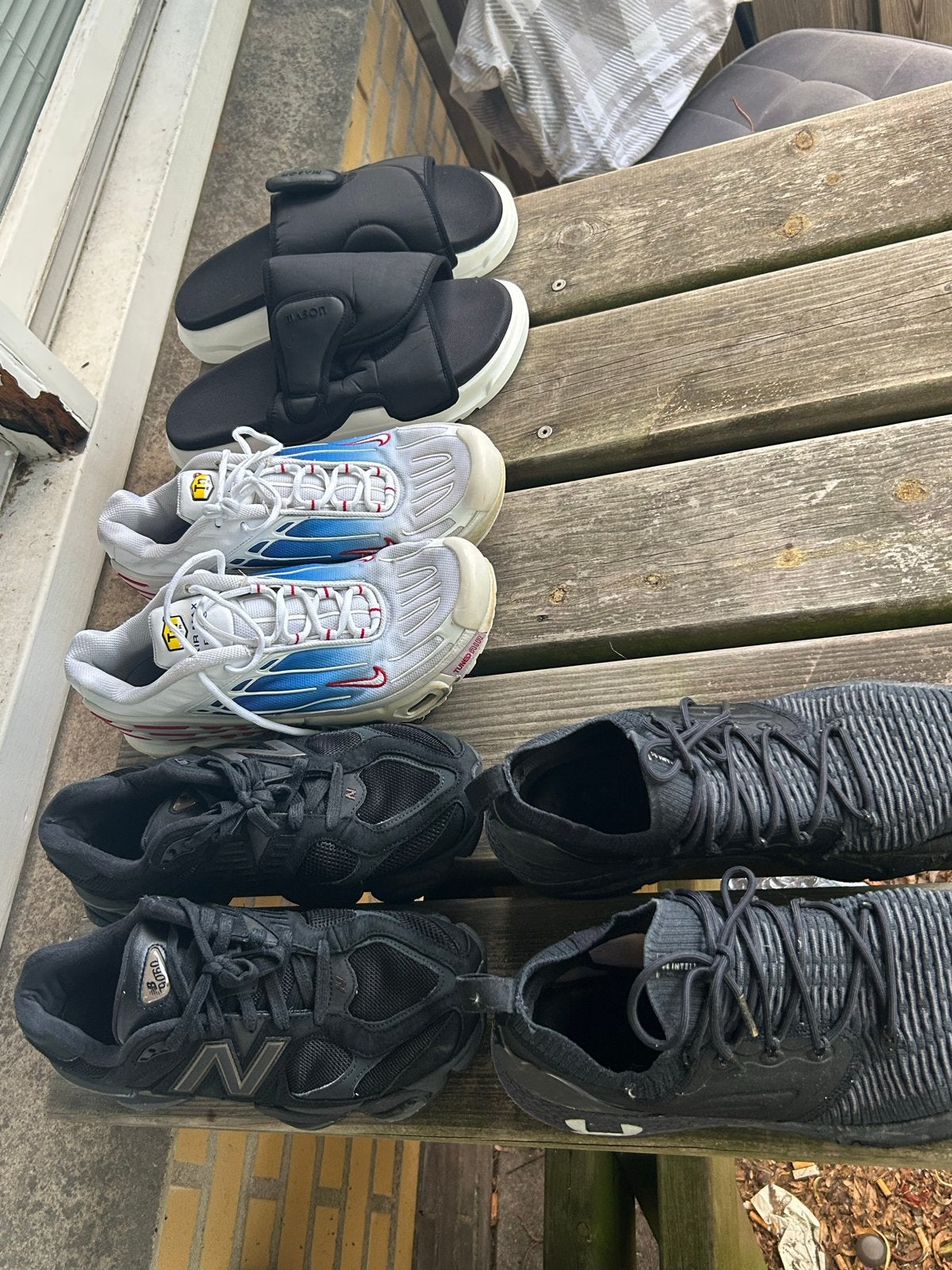 Diverse sneakers en sandalen - Nike, New Balance, Under Armo, Ophalen of Verzenden, Gedragen, Zwart, Sneakers of Gympen