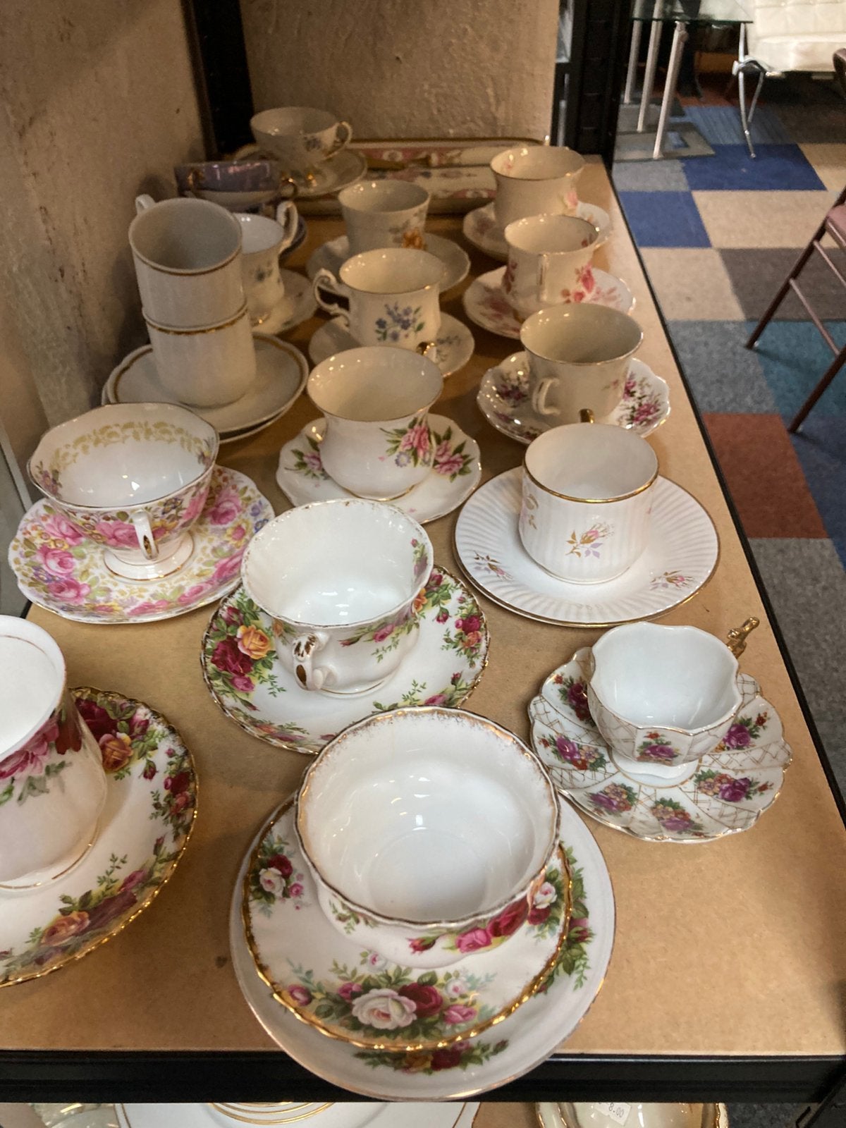 Partij vintage servies, Ophalen