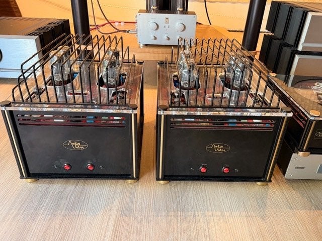 AudioValve Baldur 70 mono's en Eklipse voorversterker, Ophalen, AudioValve, Versterker, Info@audiovalve.de