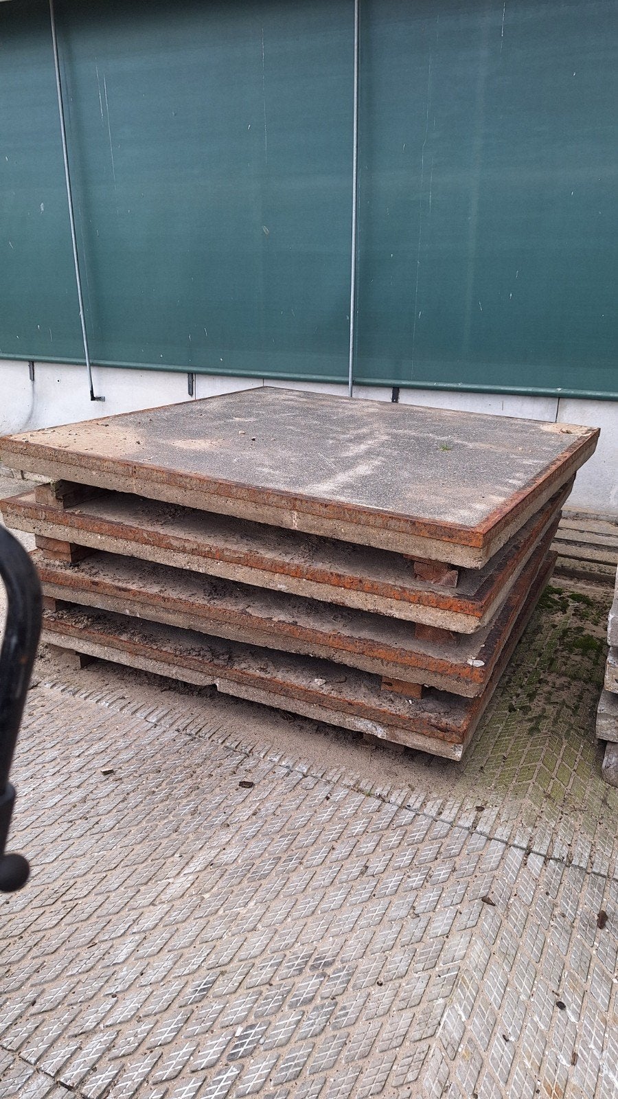 stelcon  met stalen rand, Ophalen, Gebruikt