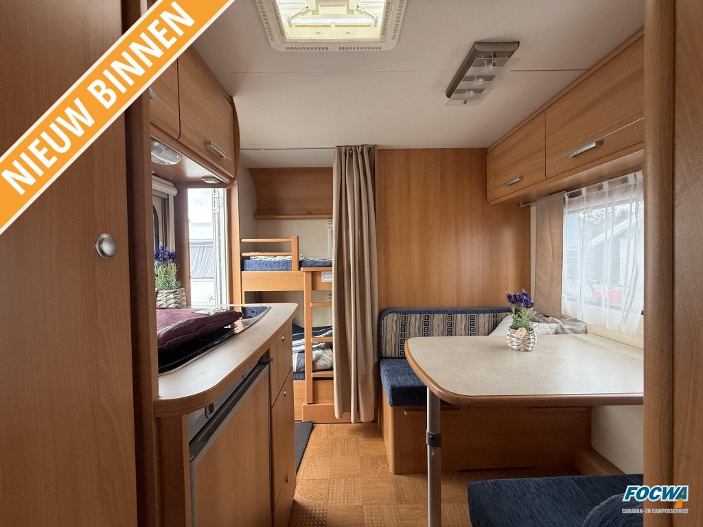 Caravelair Antares Luxe 426 TKM Stapelbed Dwarsbed Zit, Caravans en Kamperen, Caravans, Dwarsbed, Bedrijf, Treinzit, 4 tot 5 meter