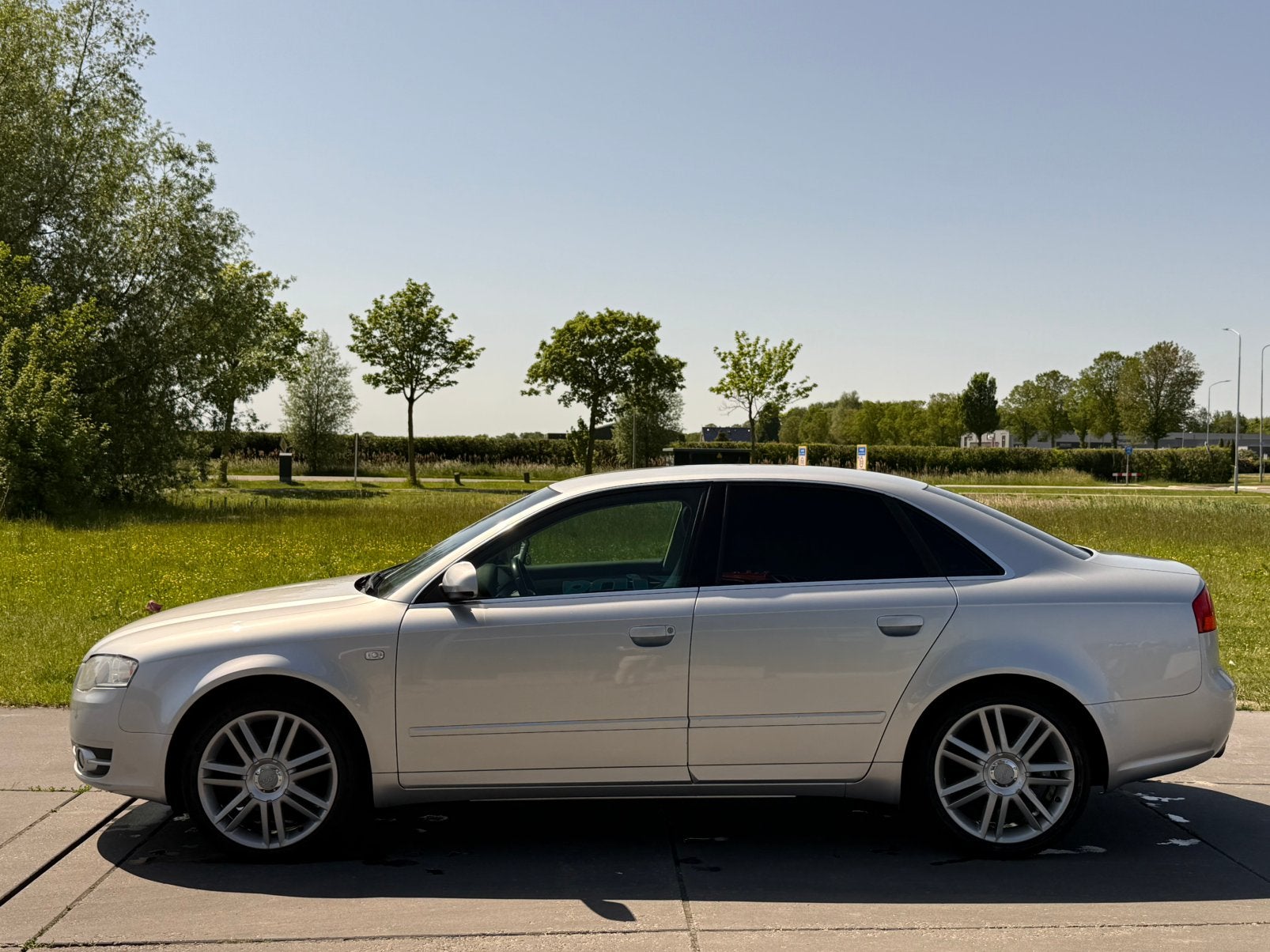 Audi A4 2.0 96KW 2007 Grijs, Auto's, Voorwielaandrijving, 4 cilinders, A4, Origineel Nederlands