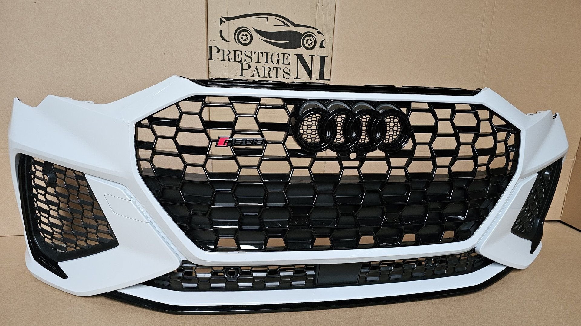 Voorbumper Audi Q3 F3 83A RSQ3 Origineel Bumper 83A807437K, Gebruikt, -, Voor, Bumper