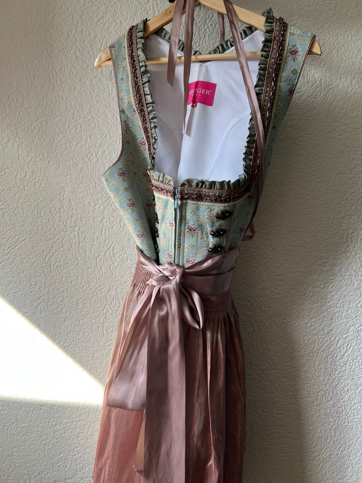 Dirndl Kruger maat 44 (valt als 42) olijfgroen/roze, Ophalen of Verzenden, Gedragen, Maat 42/44 (L), Groen