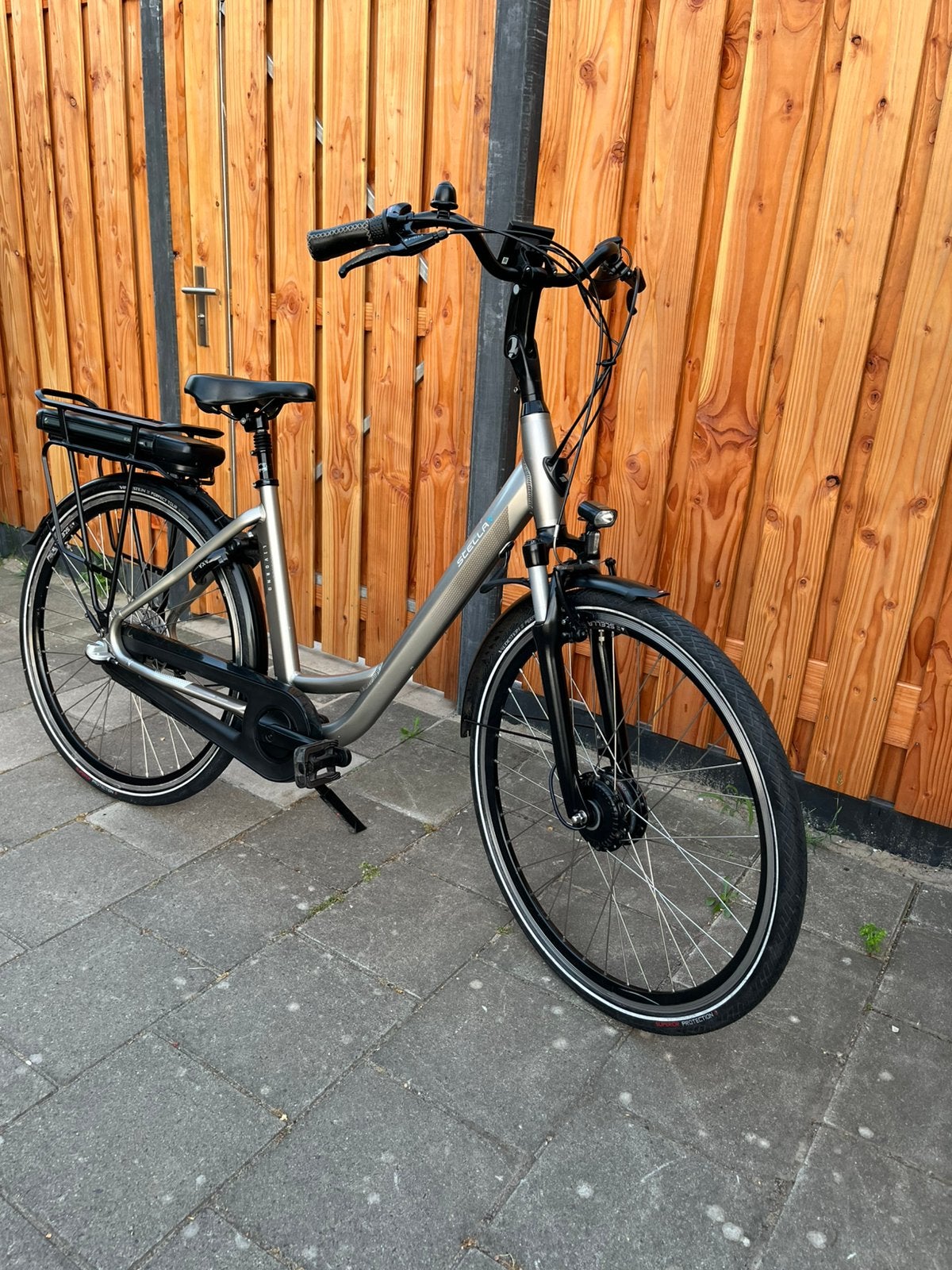 Elektrische fiets stella, Fietsen en Brommers, Zo goed als nieuw, 51 tot 55 cm, 50 km per accu of meer, Ophalen