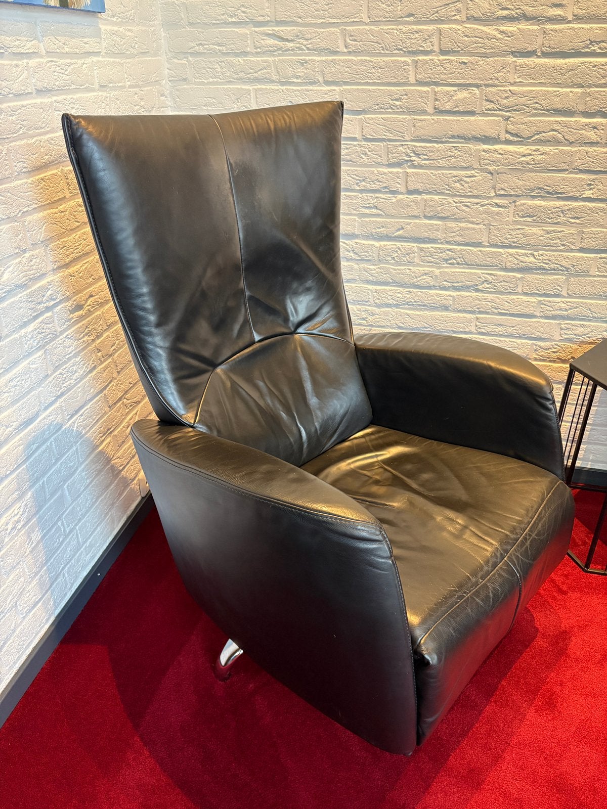Zwart leren relaxfauteuil, Ophalen, Gebruikt, Leer, 50 tot 75 cm