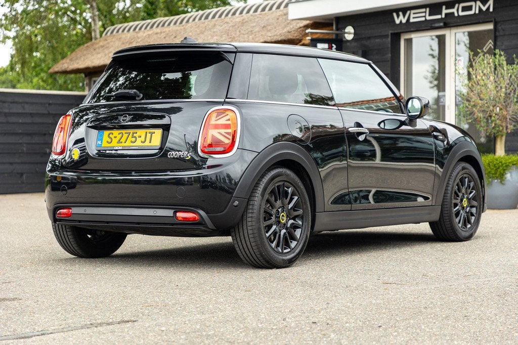 Mini Electric Resolute Edition 33 kWh Soh 97% I Camera I Led, Auto's, Mini, Parkeersensor, 33 kWh, 4 stoelen, Leder
