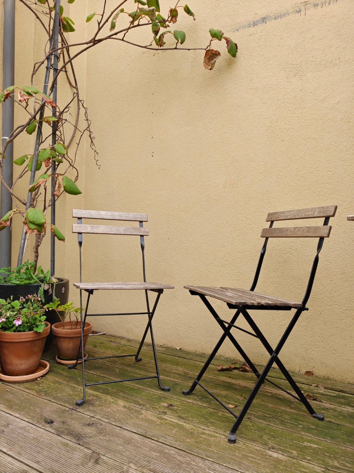 Twee opvouwbare IKEA buitenstoelen van hardhout en staal, Tuin en Terras, Tuinstoelen, Ophalen, Gebruikt, Hout, Inklapbaar