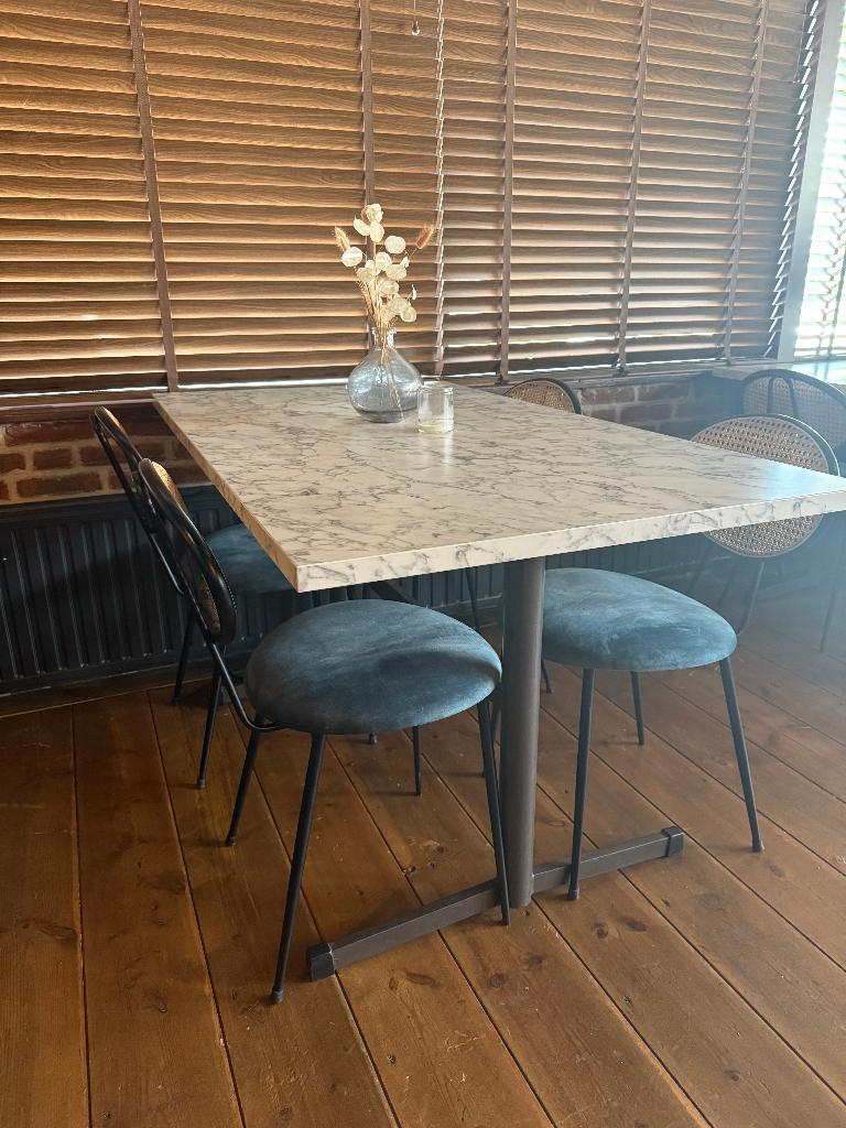 4 persoons tafel, Huis en Inrichting, Tafels | Eettafels, Ophalen, Overige materialen, Gebruikt, 100 tot 150 cm