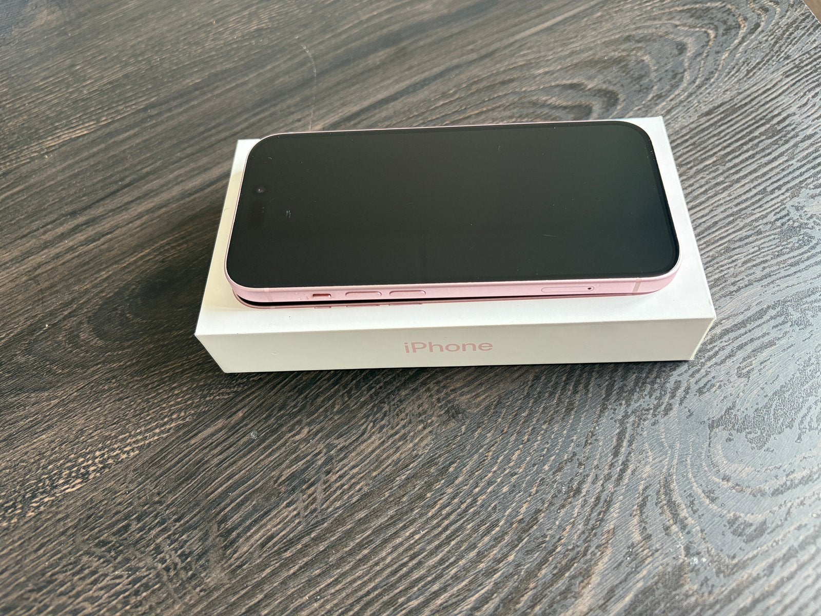 Foto 2 van Iphone 15 128GB roze