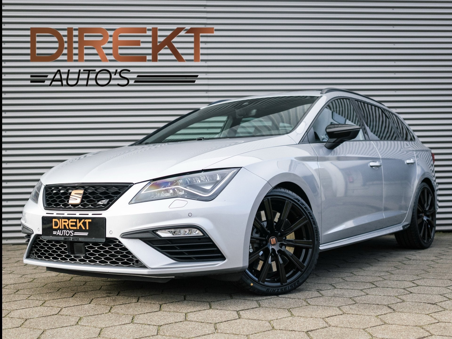 SEAT Leon ST CUPRA 300 4DRIVE PERFORMANCE PANO BREMBO BEATS, Automaat, Gebruikt, Zwart, 4 cilinders