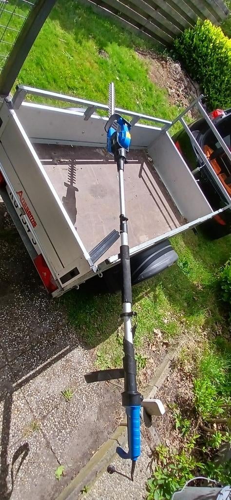 Verlengbare en in hoek verstelbare heggenschaar, Ophalen, Zo goed als nieuw, Elektrisch, Gude