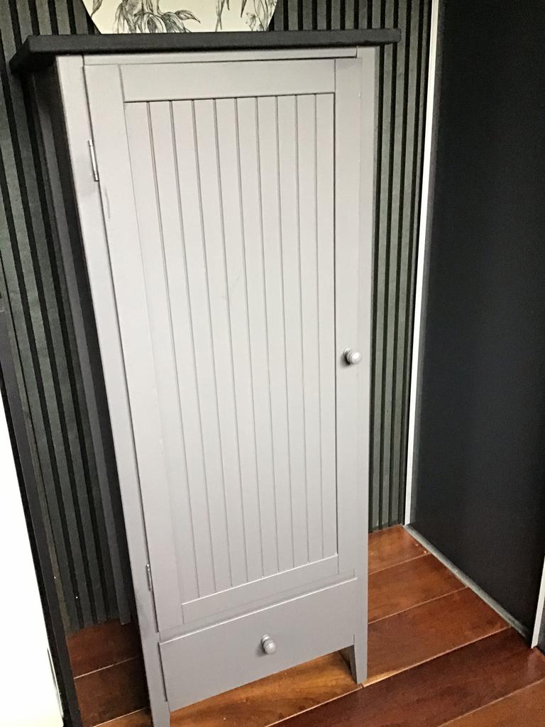 Mooie kledingkast, Huis en Inrichting, Gebruikt, 150 tot 200 cm, Met hangruimte, 50 tot 75 cm