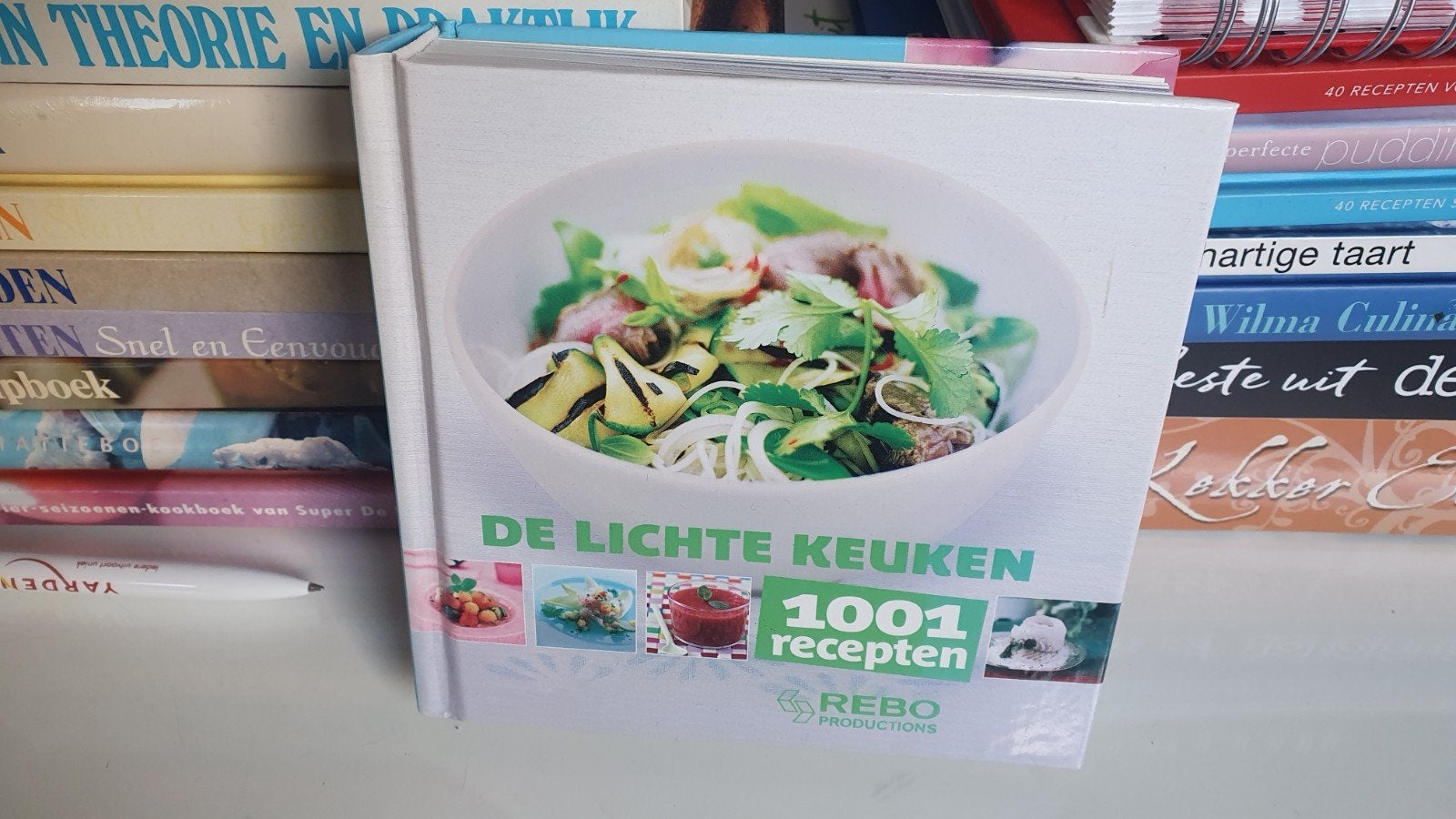 De Lichte Keuken: 1001 Recepten voor Gezond en Lekker Eten, REBO Productions, Verzenden, Voorgerechten en Soepen, Zo goed als nieuw