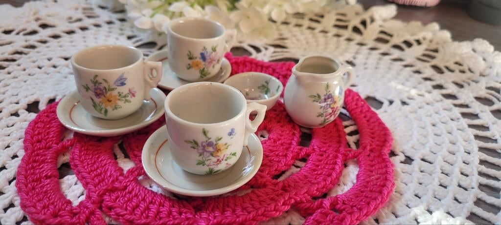 Vintage porseleinen mini kopjes met bloemmotief, Ophalen of Verzenden