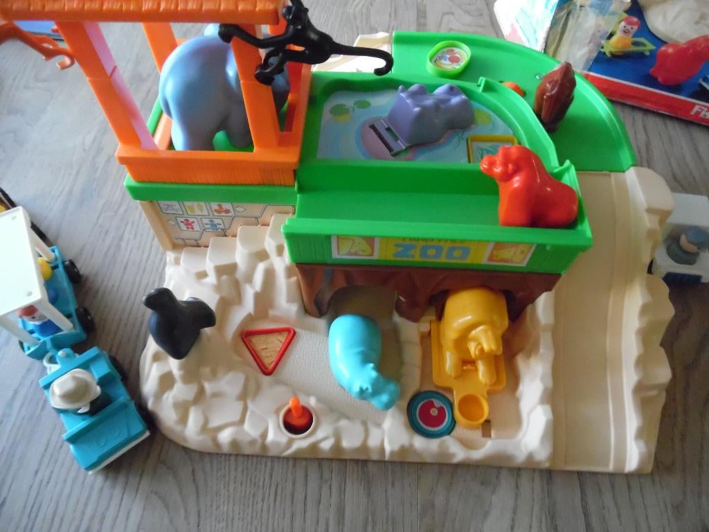 Fisher Price Zoo dierentuin met veel accessoires voor 2+, Ophalen of Verzenden, Gebruikt, Speelset
