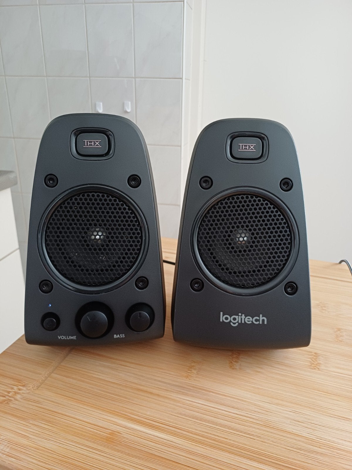 Logitech Z625 THX 2.1 Luidsprekerset - Krachtig Geluid zgan, Ophalen, Zo goed als nieuw, Audiokanaal 2.1, Logitech
