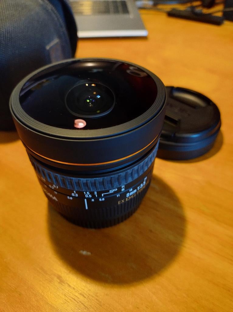 Sigma 8mm f/3.5 EX DG Fisheye Canon, Ophalen of Verzenden, Zo goed als nieuw, Groothoek Fisheye-lens