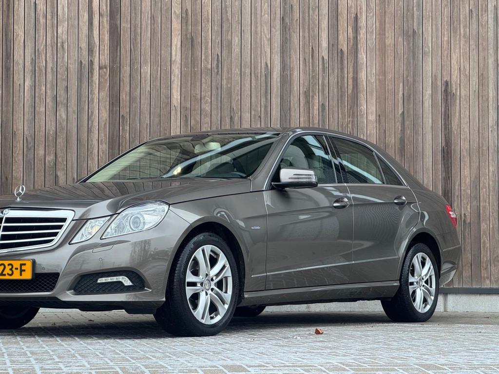 Mercedes-Benz E-klasse 220 CDI Avantgarde |Automaat|Leder|, Auto's, Mercedes-Benz, Automaat, Euro 5, Achterwielaandrijving, Beige
