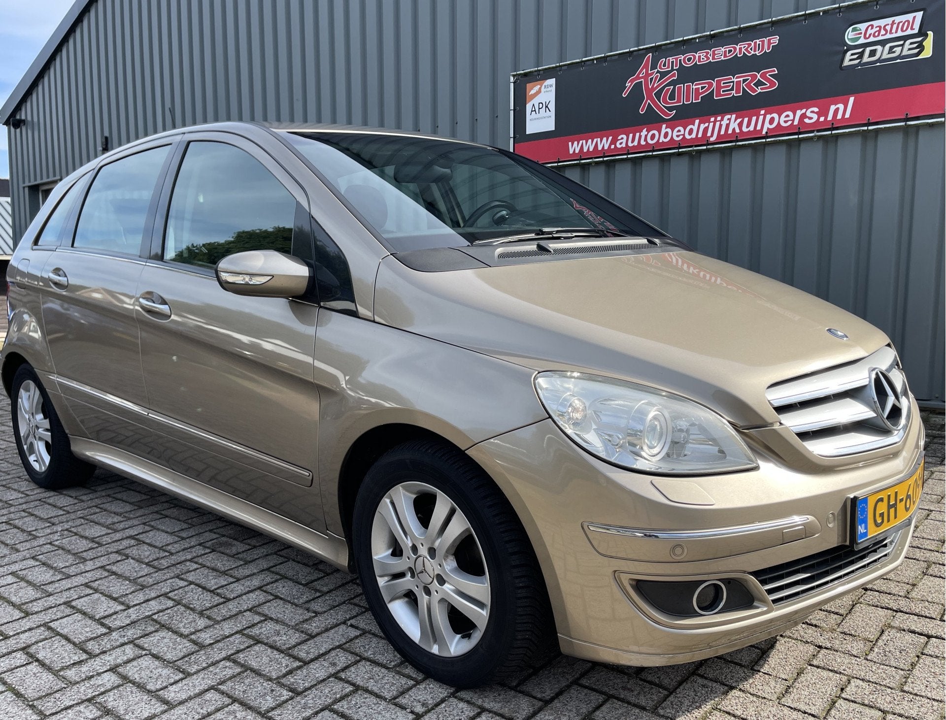 Mercedes-Benz B-Klasse 200 Clima.Cruise.Lm.velgen.Electr.pak, Gebruikt, Zwart, 4 cilinders, Bruin