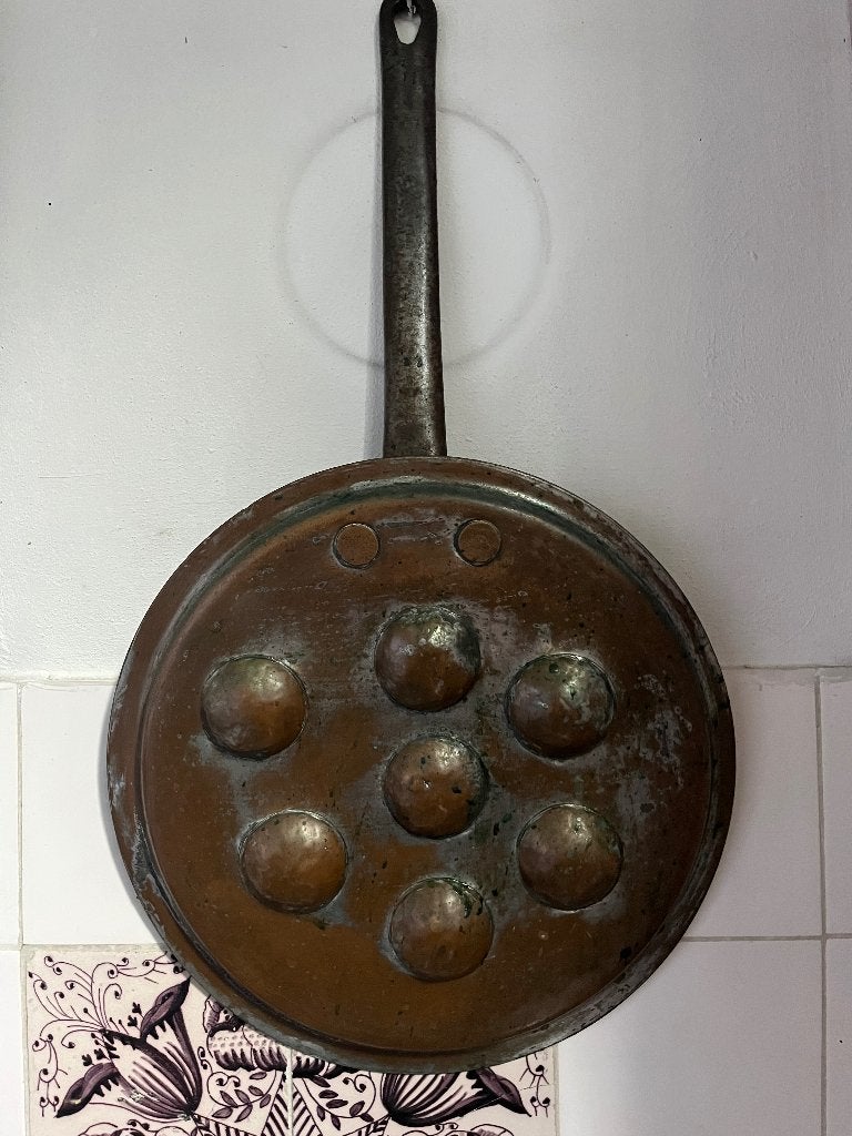 antieke roodkoperen poffertjespan, Ophalen of Verzenden, Koper