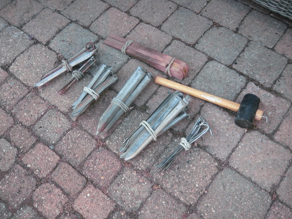 te koop diverse tentharingen met hamer ongeveer 50 stuks, Ophalen of Verzenden, Gebruikt