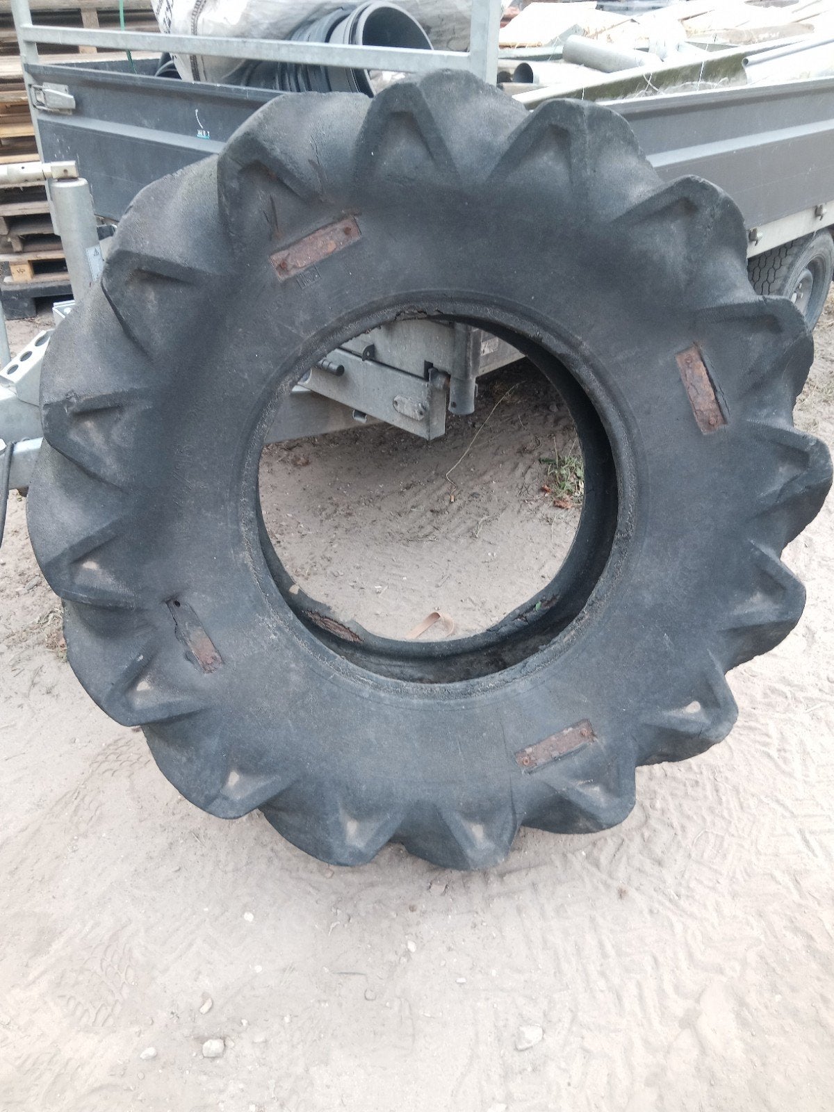 Oude tractor band / zandbak, Ophalen, Gebruikt