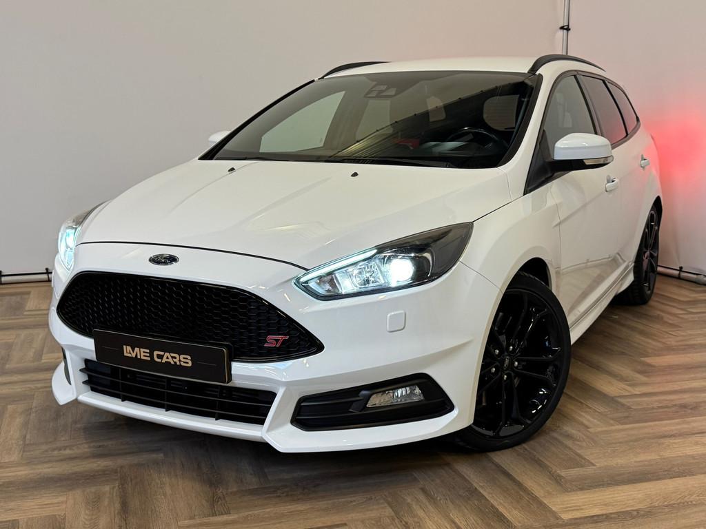 Ford Focus Wagon 2.0 ST | DEALER ONDERHOUDEN! | NETTE AUTO!, Auto's, Gebruikt, 4 cilinders, Bi-Xenon koplampen, Wit