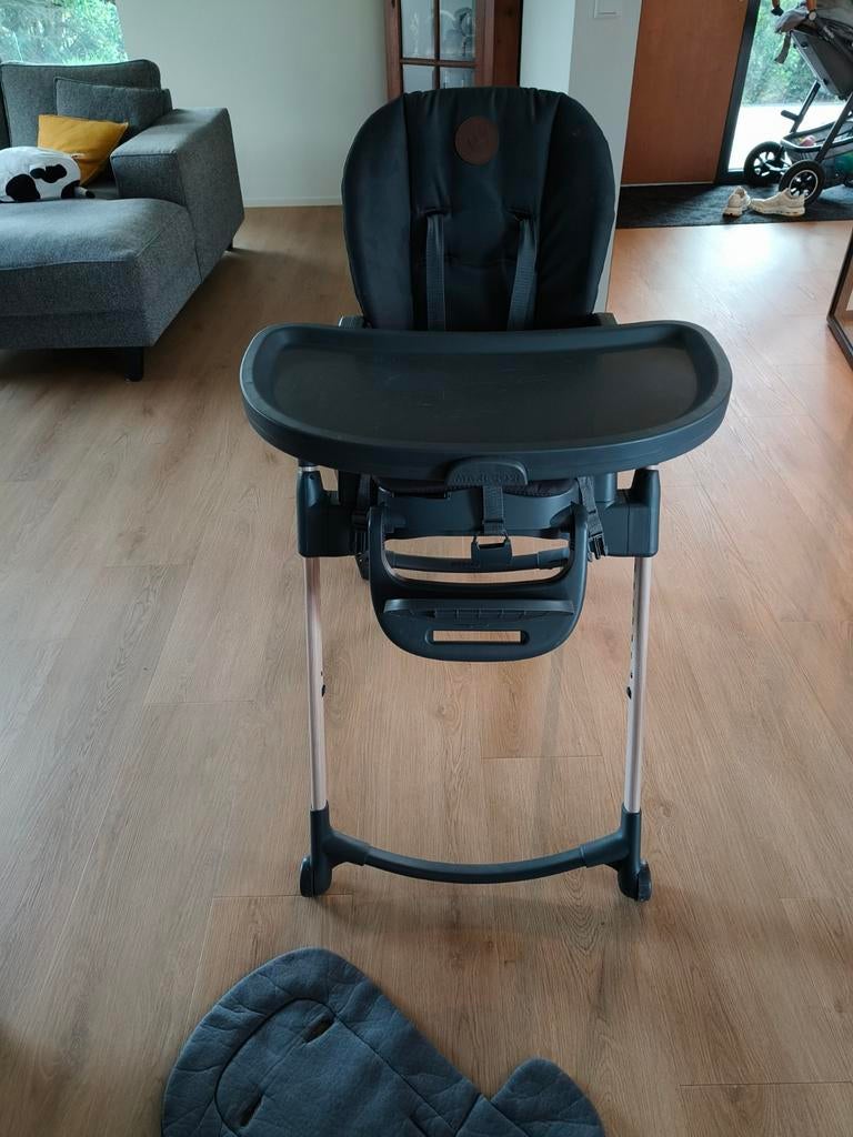 Kinderstoel maxi cosi met afneembaar eetblad, Ophalen of Verzenden, Gebruikt, Meegroeistoel, Afneembaar eetblad