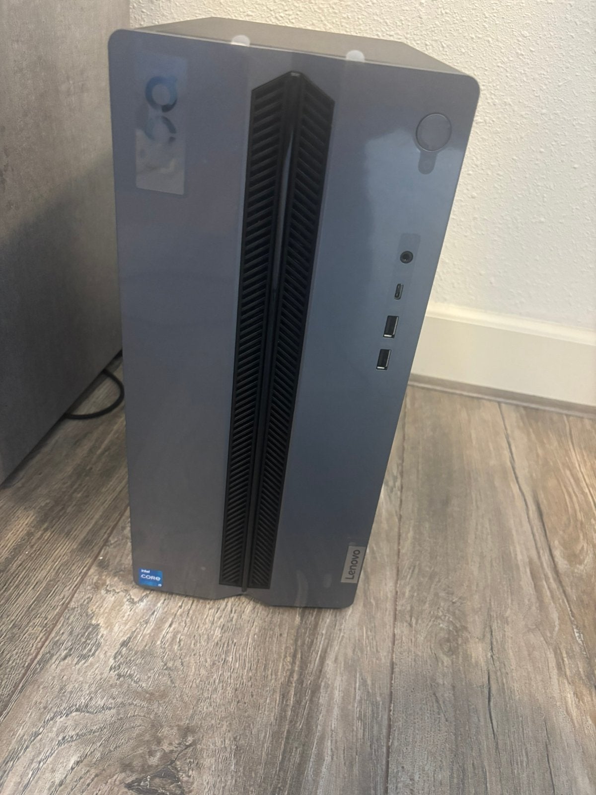 Lenovo LOQ Tower 17IRR9 RTX 4060 Gaming PC, Ophalen of Verzenden, Zo goed als nieuw, Zonder controller