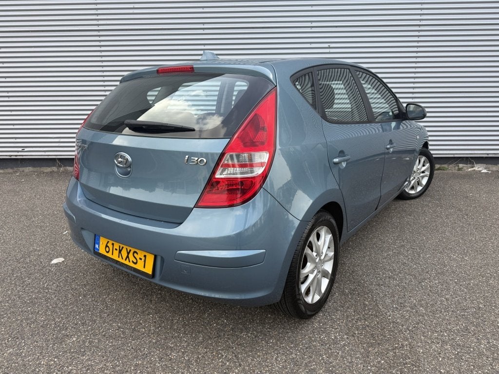 Hyundai i30 1.4i Blue Dynamic NAP Airco 15" lichtmetaal C.D., Auto's, Stof, Gebruikt, 4 cilinders, 1396 cc