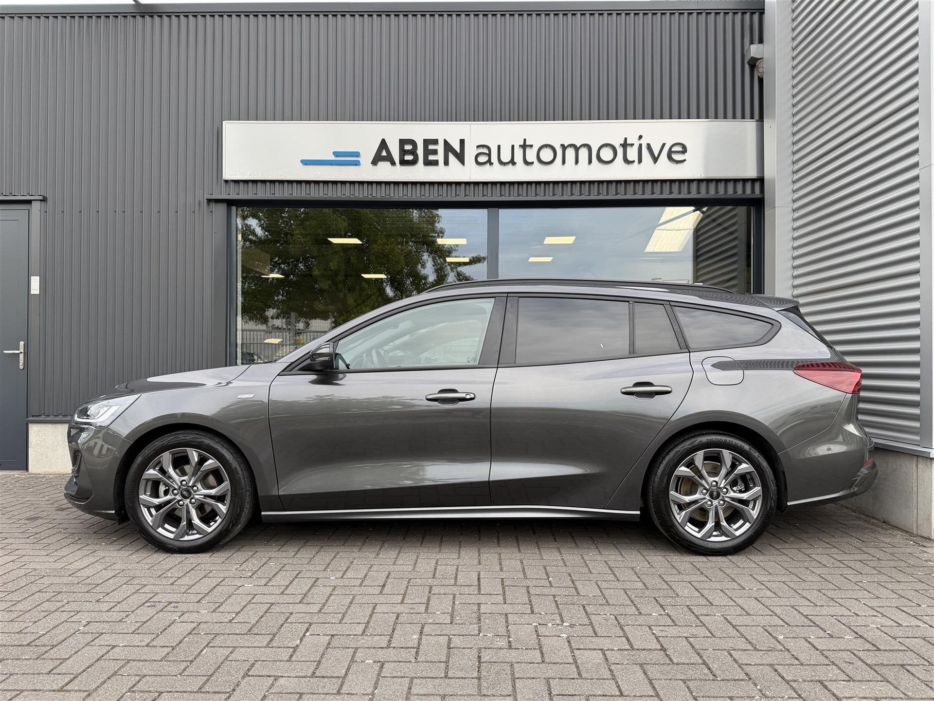 Ford Focus Wagon 1.0 EcoBoost Hybrid 125PK ST-Line (ACC|WINT, Auto's, 125 pk, Gebruikt, Zwart, Origineel Nederlands