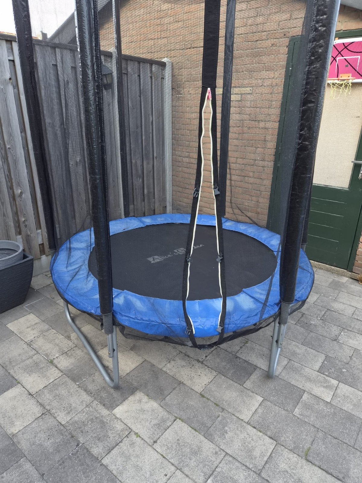 Trampoline, Ophalen, Gebruikt