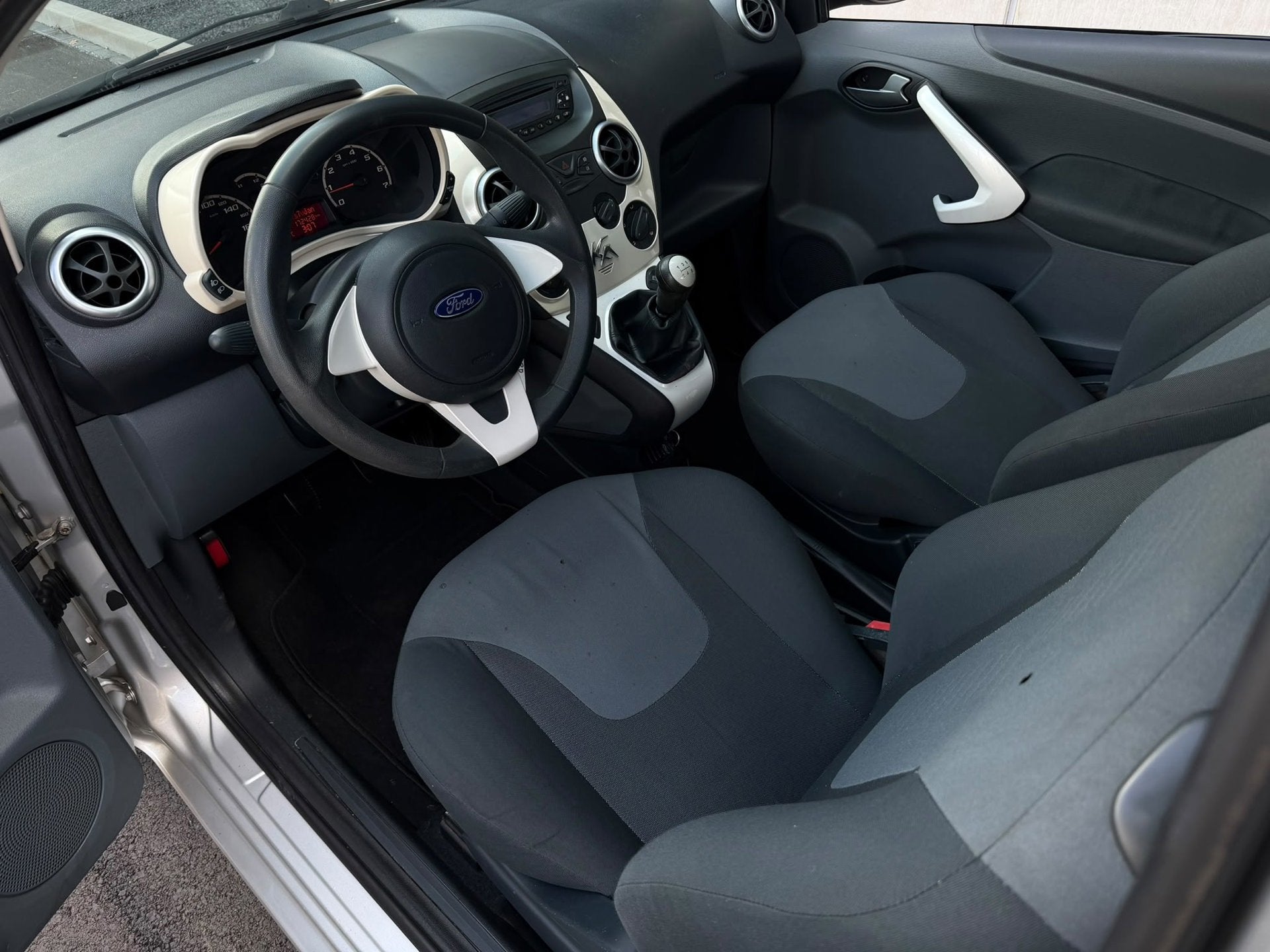 Ford Ka 1.2 Titanium|airco|rijklaar, Auto's, Voorwielaandrijving, Gebruikt, 1242 cc, 4 cilinders