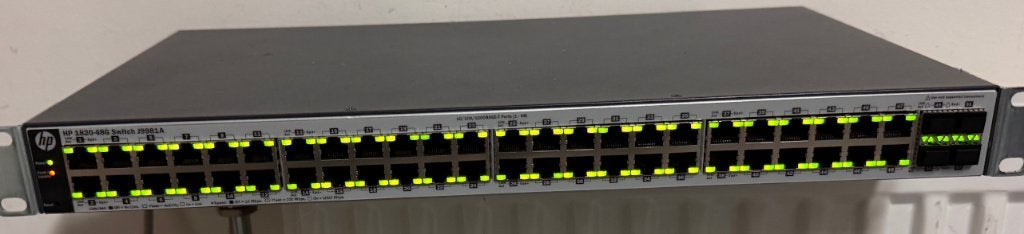 HP 1820-48G Gigabit Switch J9981A, Computers en Software, Netwerk switches, Ophalen of Verzenden, Gebruikt