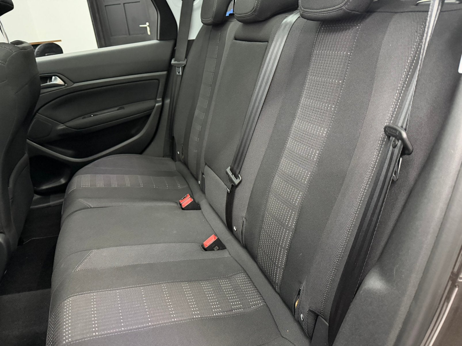 Foto 16 van Peugeot 308 1.2 E-thp 130pk 2015  bezorgen mogelijk!!